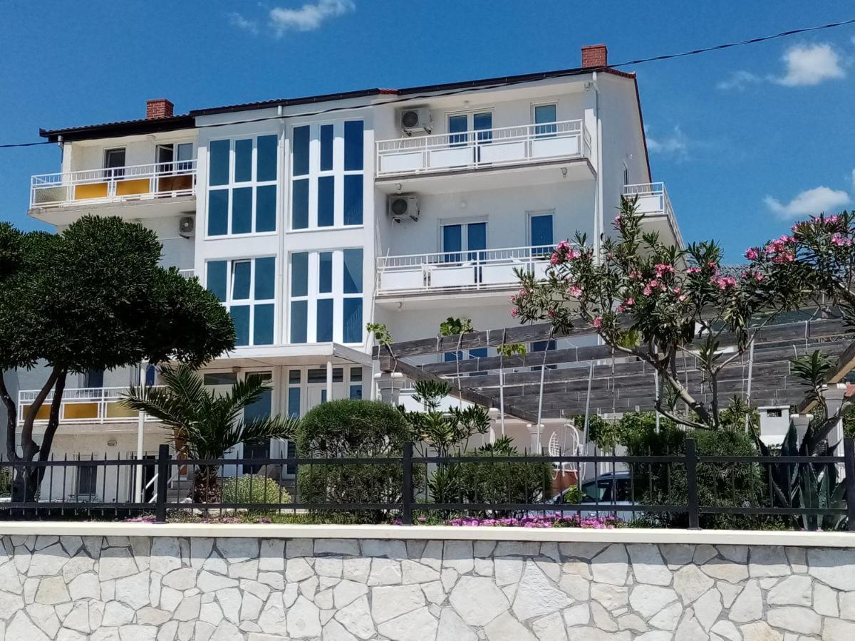 Apartman Figaro Pogled Od Milijun Dolara, 2 Tusa, 2 Wc Kaštela 外观 照片