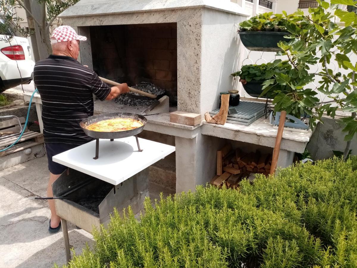Apartman Figaro Pogled Od Milijun Dolara, 2 Tusa, 2 Wc Kaštela 客房 照片