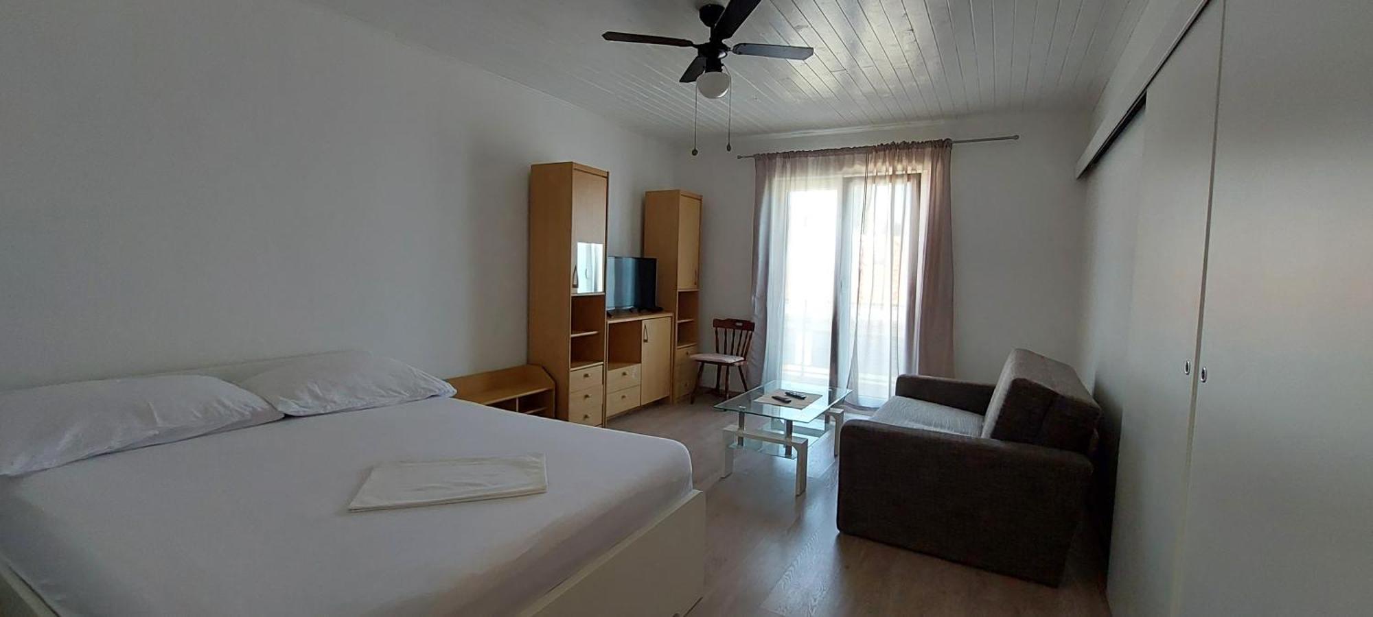 Apartman Figaro Pogled Od Milijun Dolara, 2 Tusa, 2 Wc Kaštela 外观 照片